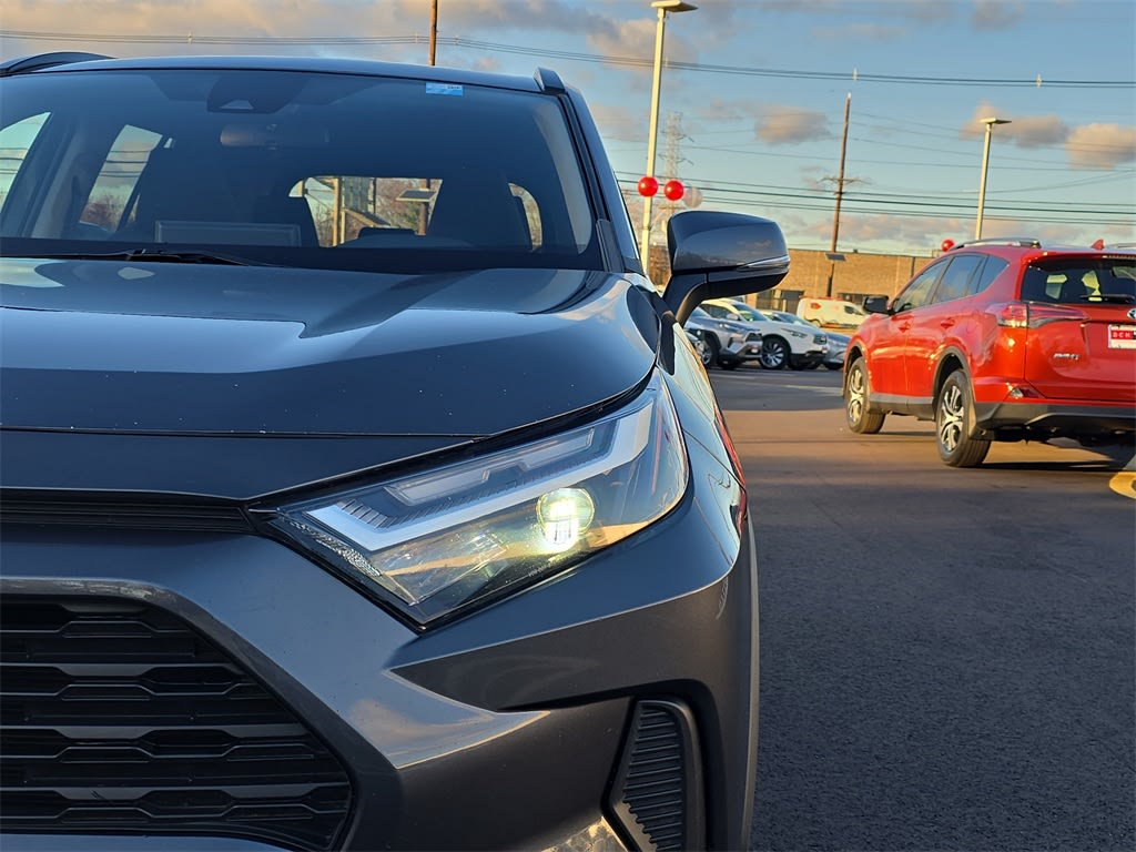 2022 Toyota RAV4 XLE 14