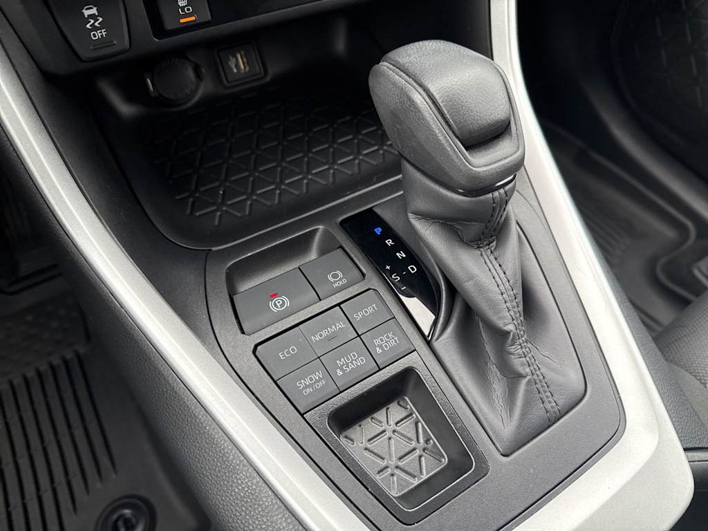 Thumbnail: 2024 Toyota RAV4 - 15