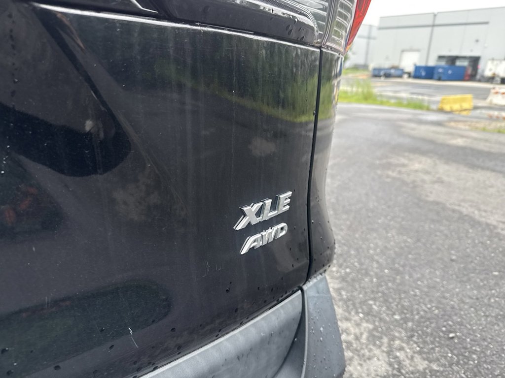 Thumbnail: 2021 Toyota RAV4 - 20