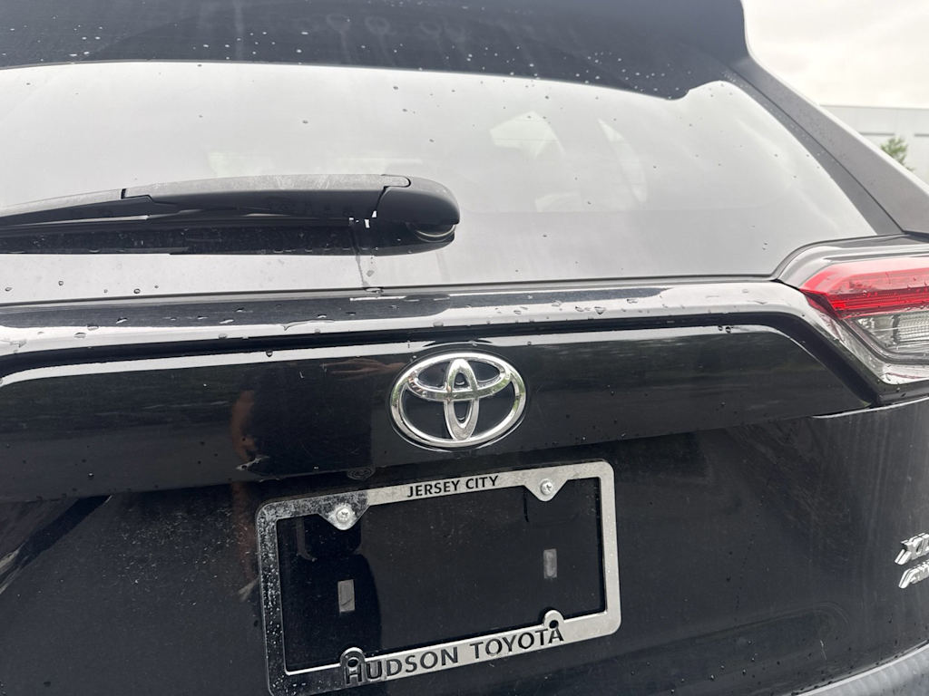 Thumbnail: 2021 Toyota RAV4 - 14
