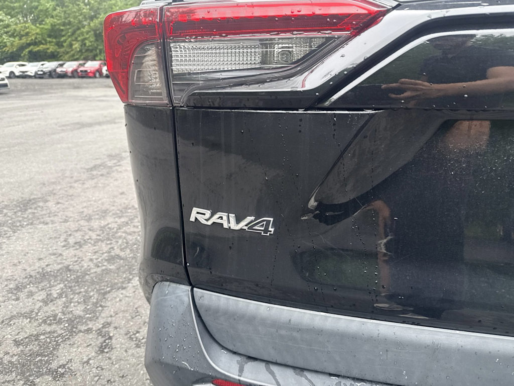 Thumbnail: 2021 Toyota RAV4 - 6