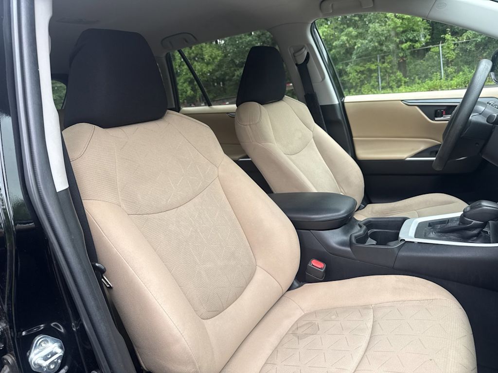 Thumbnail: 2021 Toyota RAV4 - 10