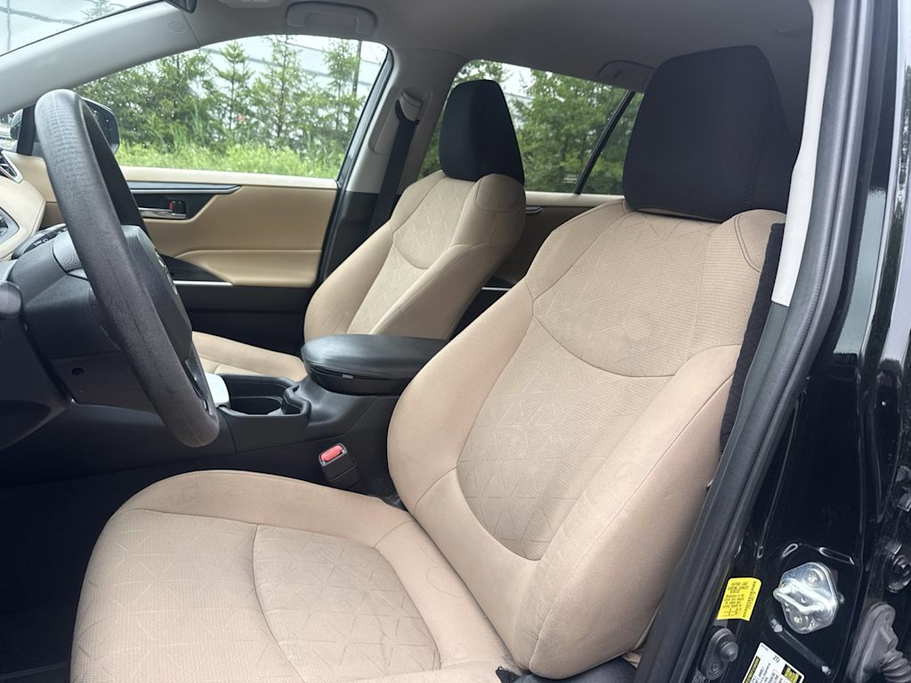 Thumbnail: 2021 Toyota RAV4 - 9