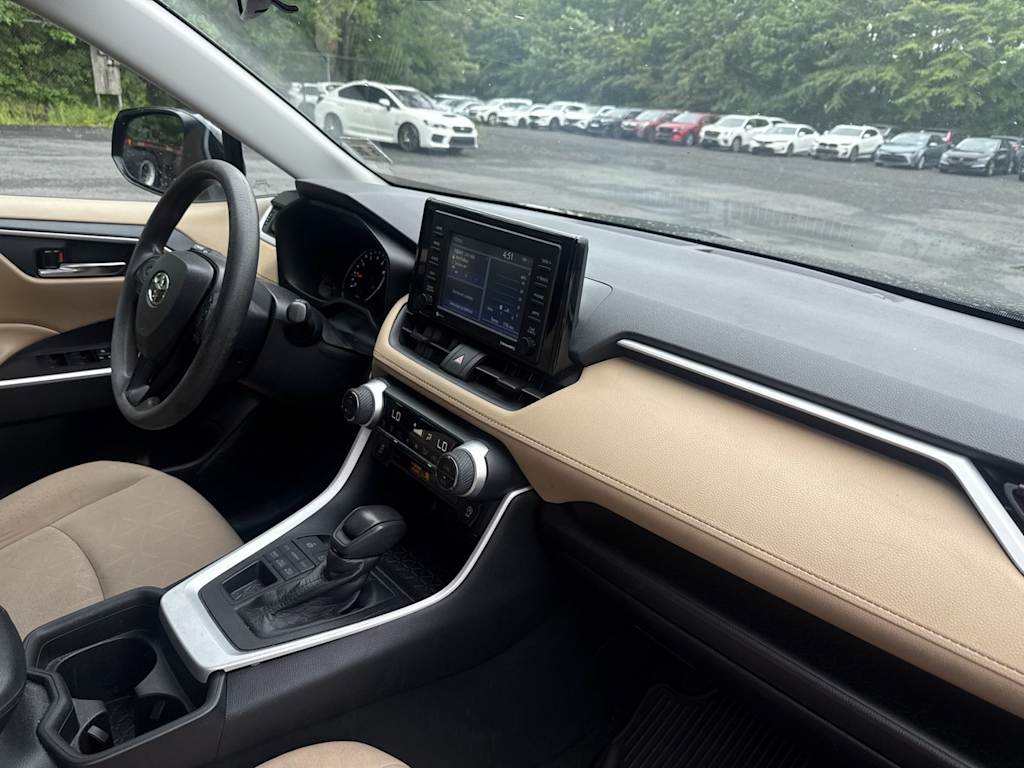 Thumbnail: 2021 Toyota RAV4 - 8