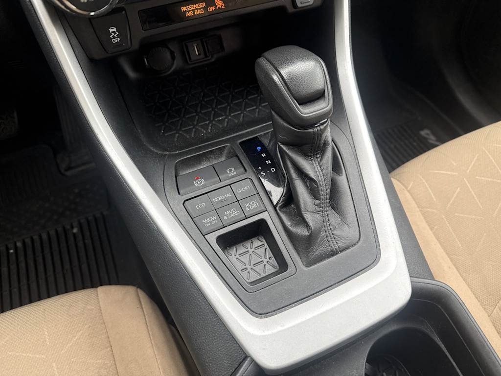 Thumbnail: 2021 Toyota RAV4 - 15