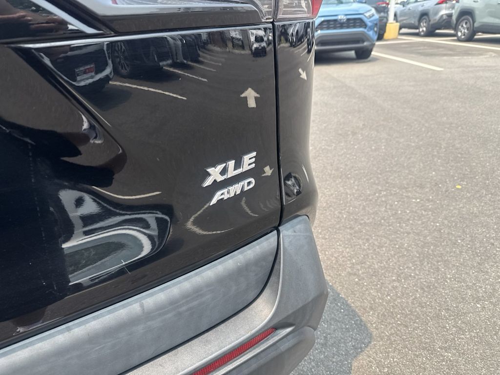 Thumbnail: 2021 Toyota RAV4 - 19