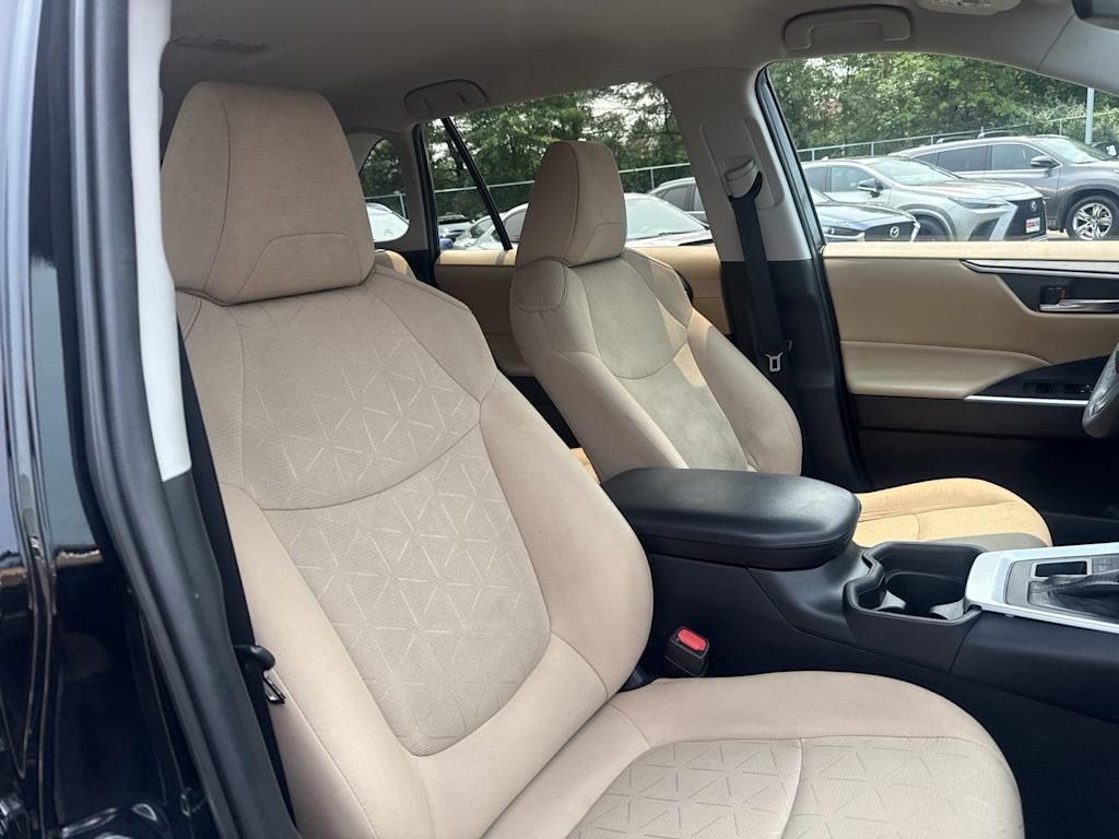 Thumbnail: 2021 Toyota RAV4 - 10