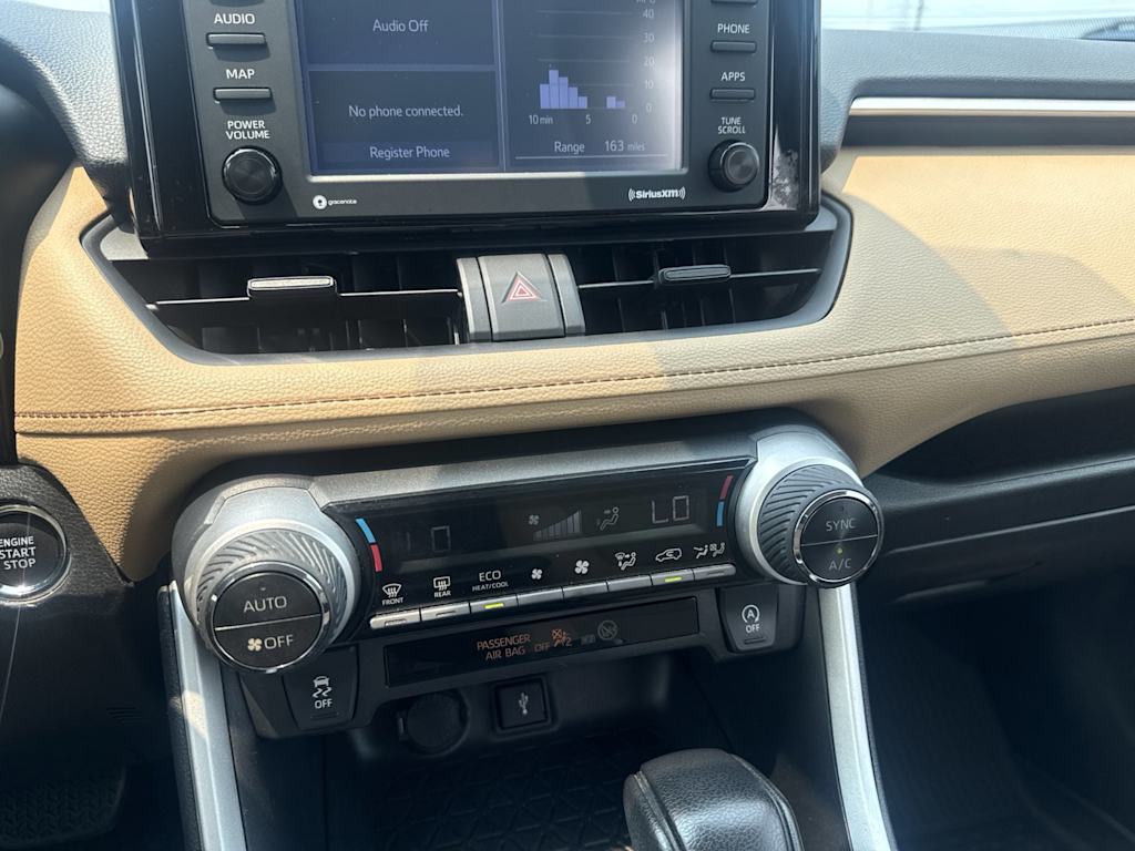 Thumbnail: 2021 Toyota RAV4 - 22