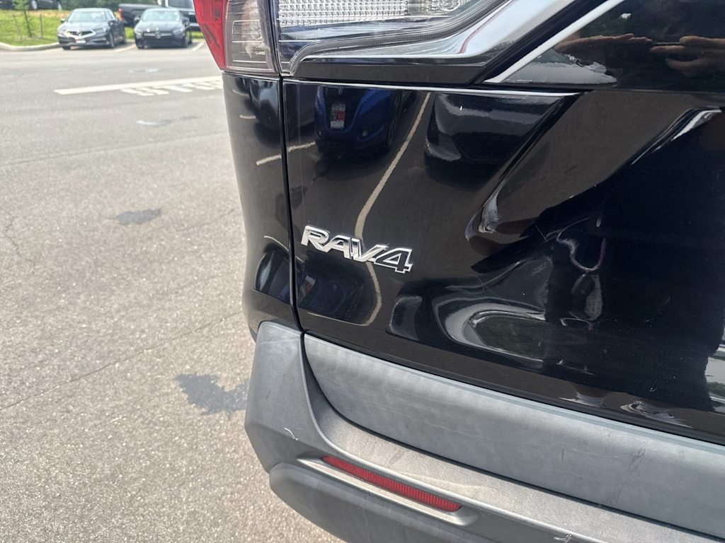 Thumbnail: 2021 Toyota RAV4 - 6