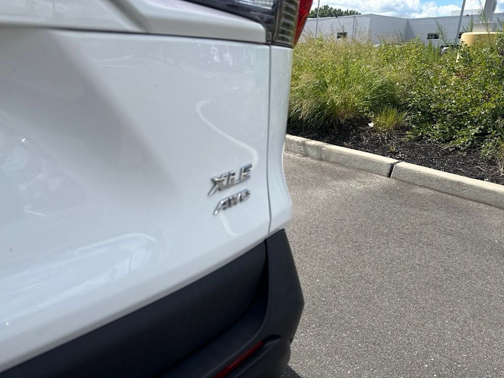 Thumbnail: 2024 Toyota RAV4 - 19