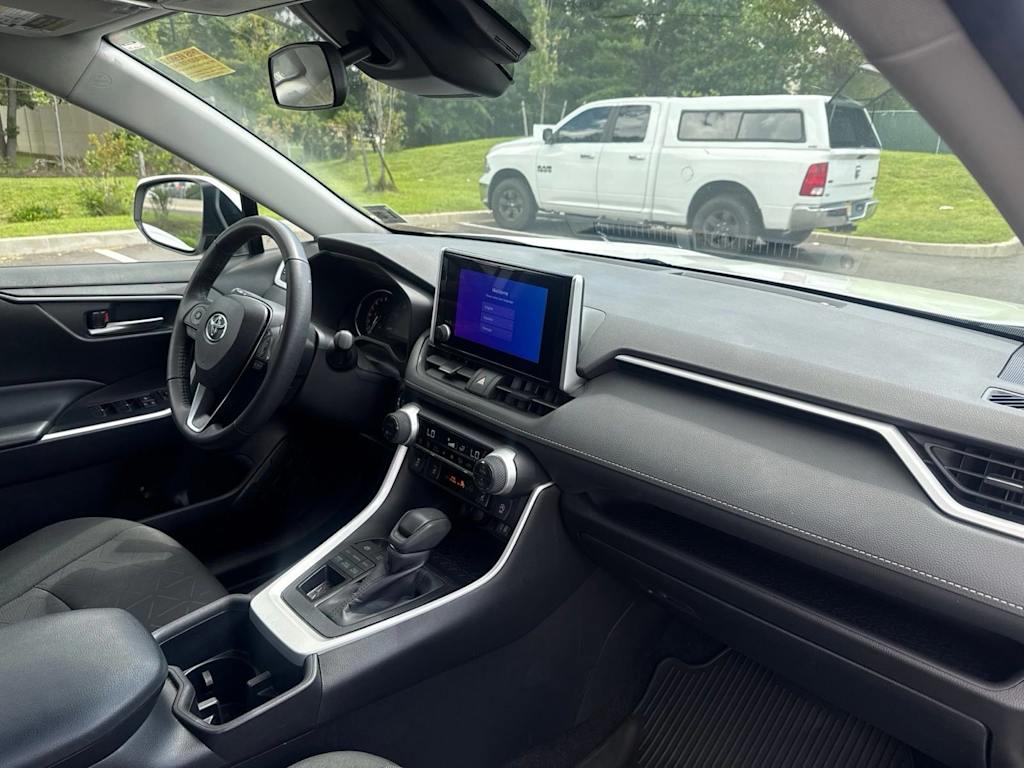 Thumbnail: 2024 Toyota RAV4 - 8