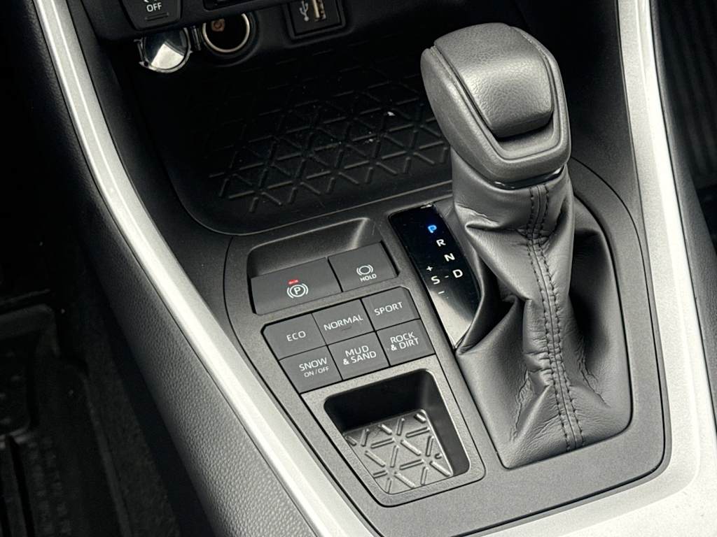 Thumbnail: 2024 Toyota RAV4 - 15