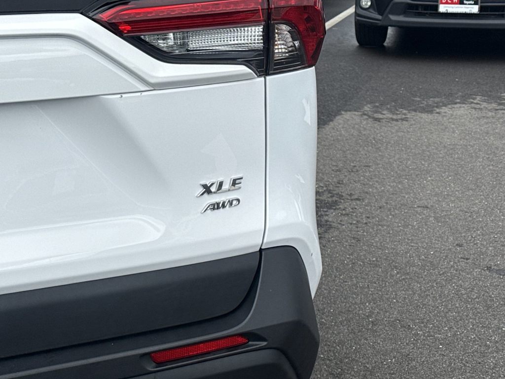 Thumbnail: 2024 Toyota RAV4 - 6