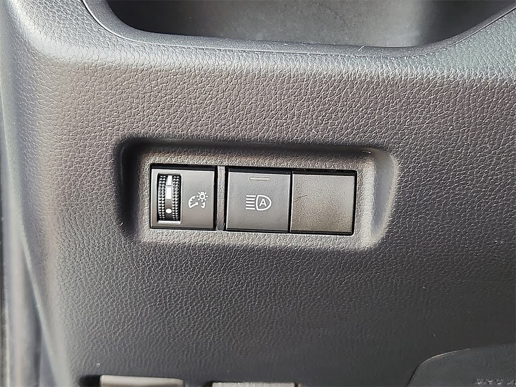 Thumbnail: 2019 Toyota RAV4 - 24