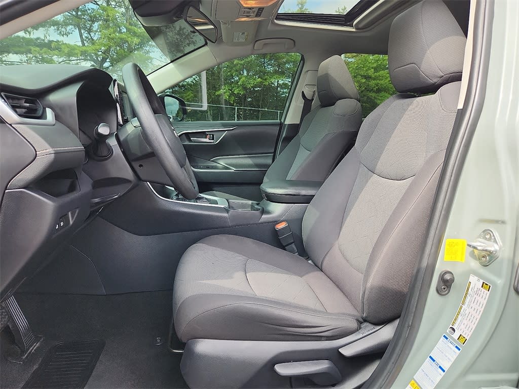 Thumbnail: 2019 Toyota RAV4 - 10