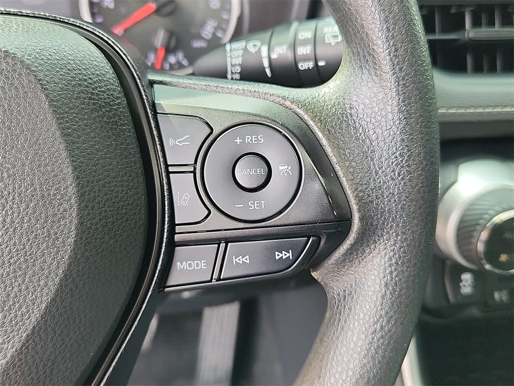 Thumbnail: 2019 Toyota RAV4 - 23