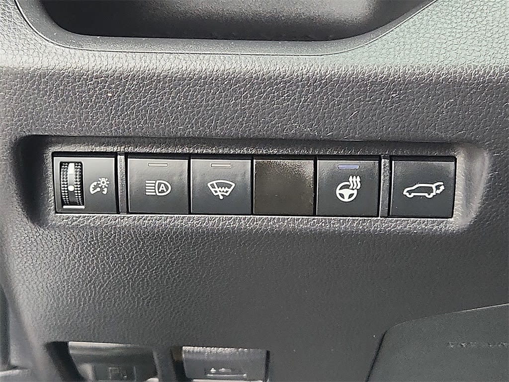 2022 Toyota RAV4 XLE 25