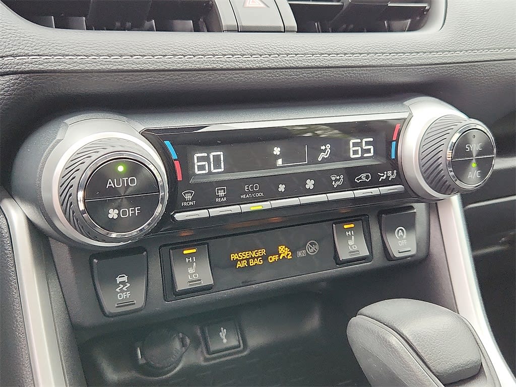 2022 Toyota RAV4 XLE 21