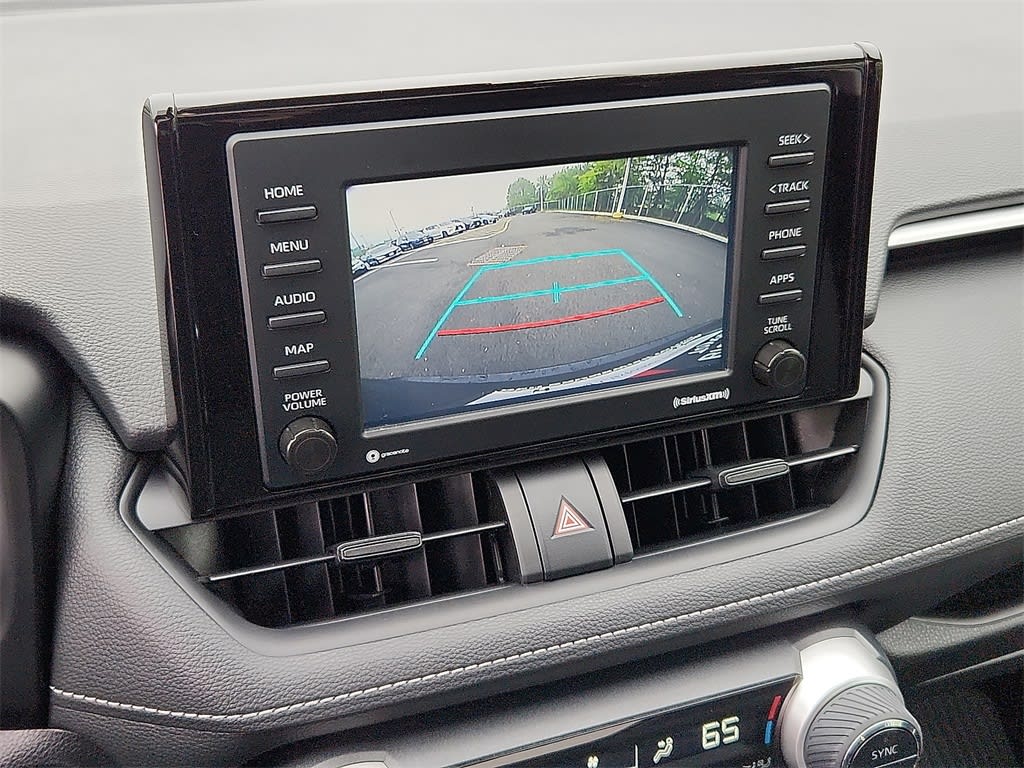 2022 Toyota RAV4 XLE 22