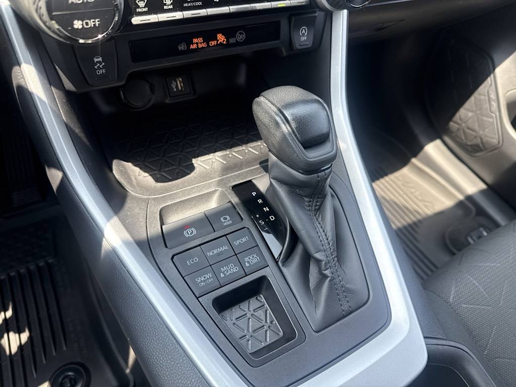 Thumbnail: 2023 Toyota RAV4 - 15