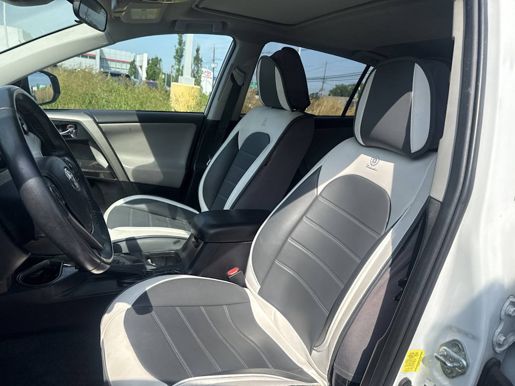 Thumbnail: 2018 Toyota RAV4 - 9