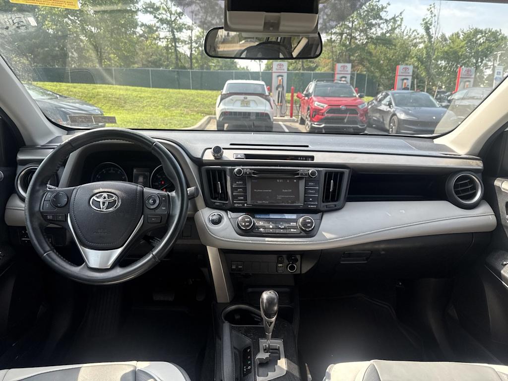 Thumbnail: 2018 Toyota RAV4 - 13