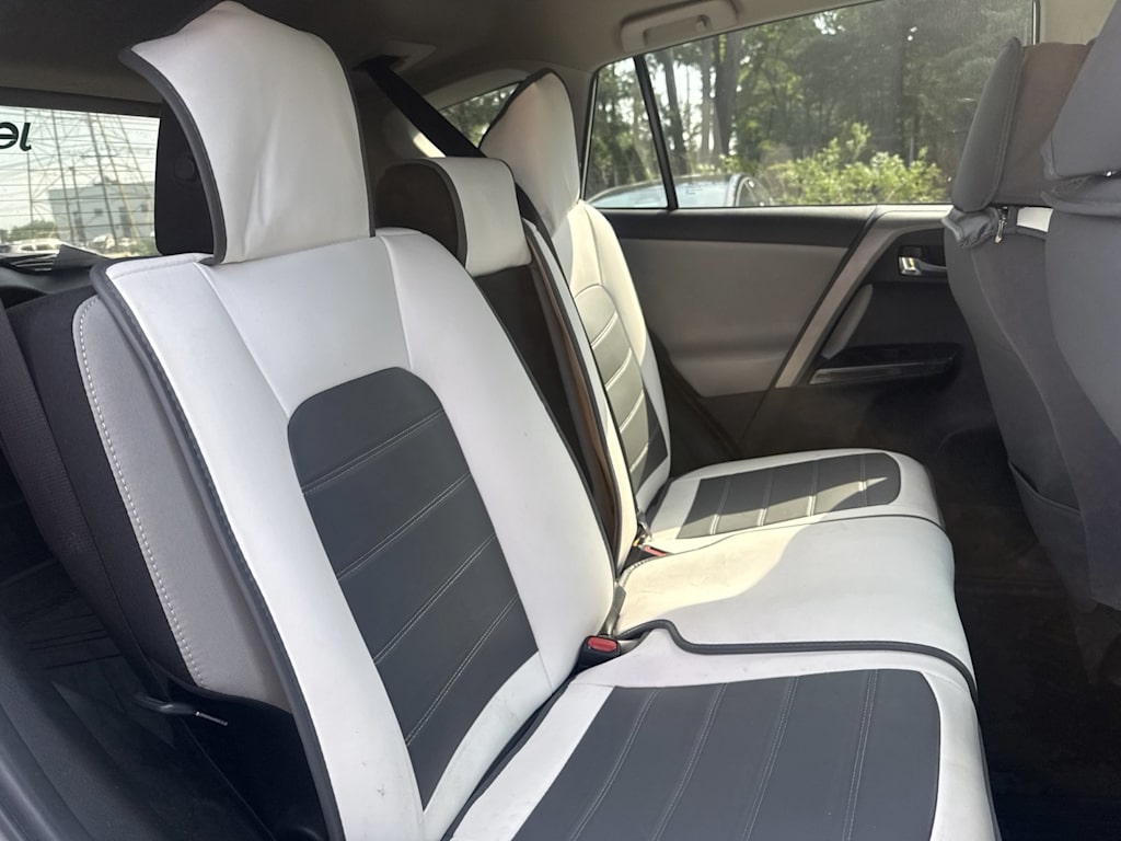 Thumbnail: 2018 Toyota RAV4 - 19