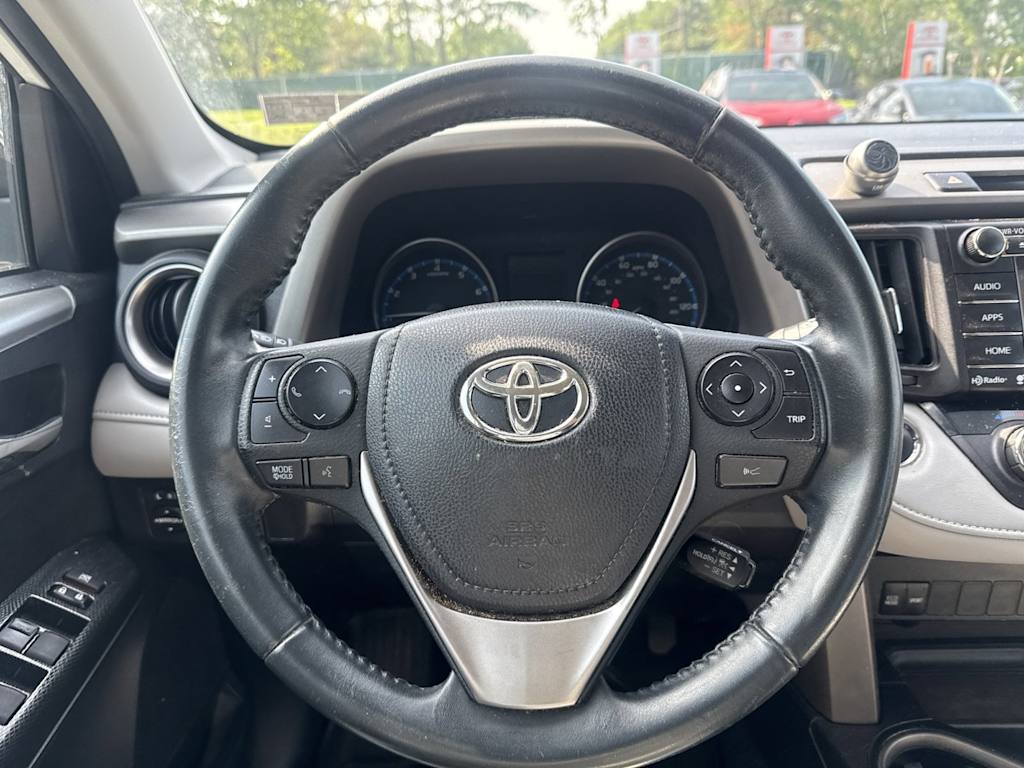 Thumbnail: 2018 Toyota RAV4 - 12