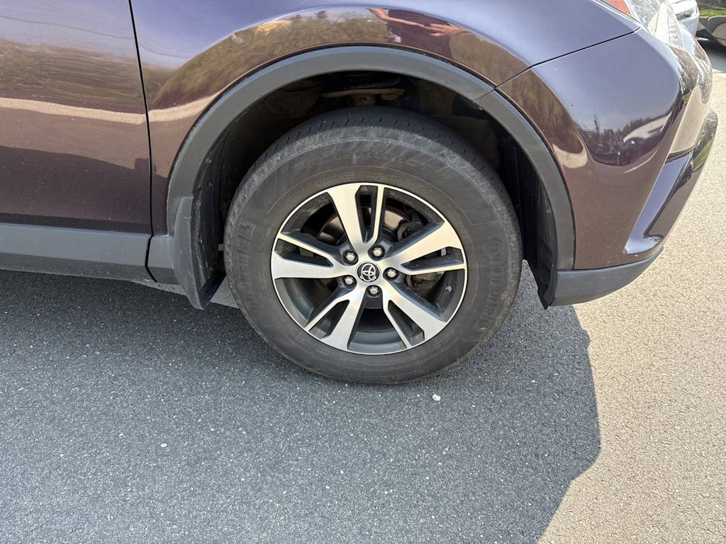 Thumbnail: 2018 Toyota RAV4 - 7