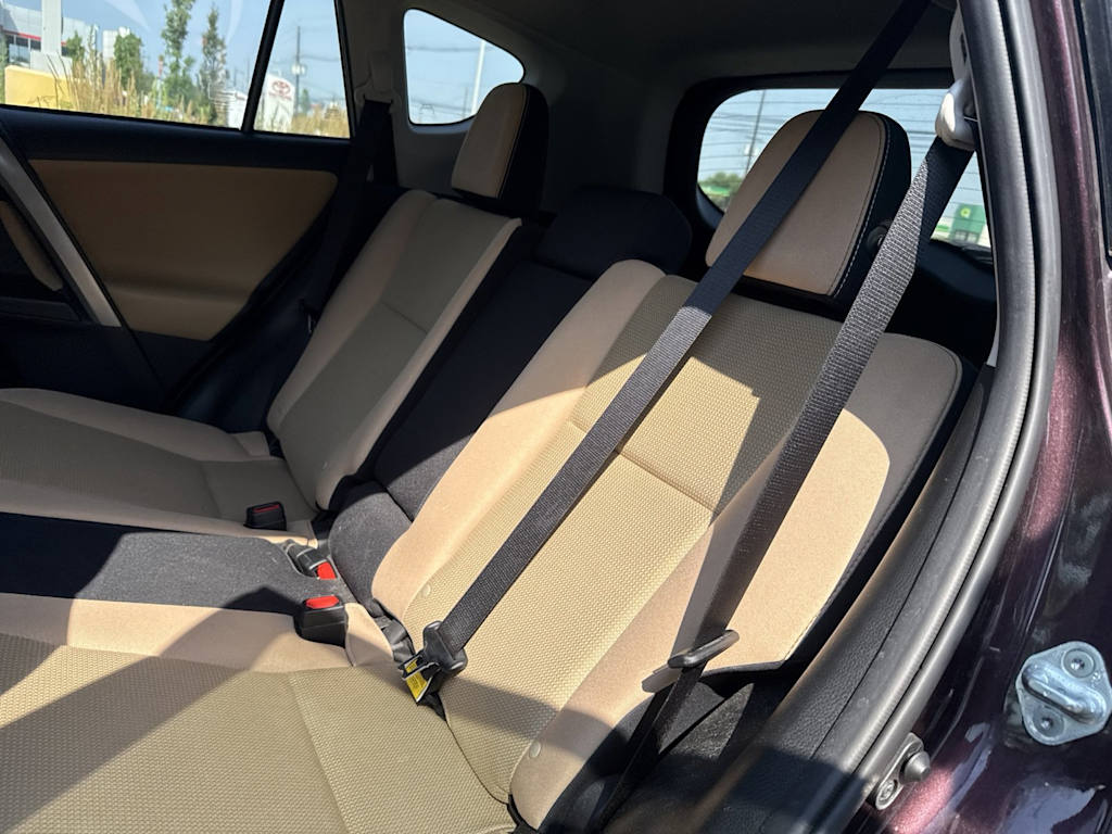 Thumbnail: 2018 Toyota RAV4 - 11