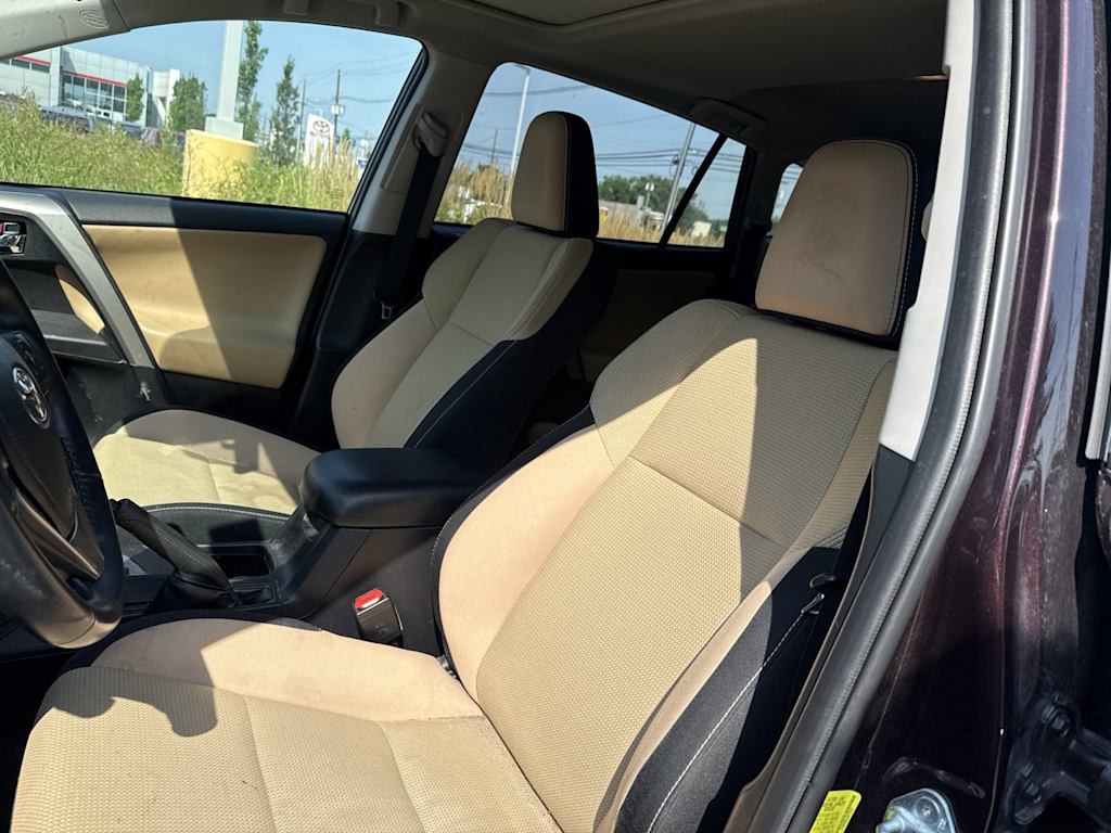 Thumbnail: 2018 Toyota RAV4 - 9