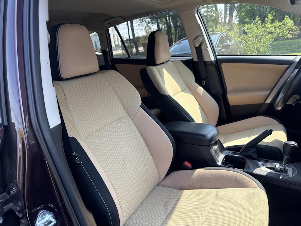 Thumbnail: 2018 Toyota RAV4 - 10