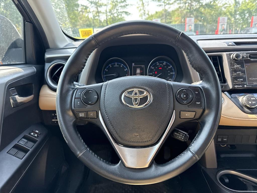 Thumbnail: 2018 Toyota RAV4 - 12