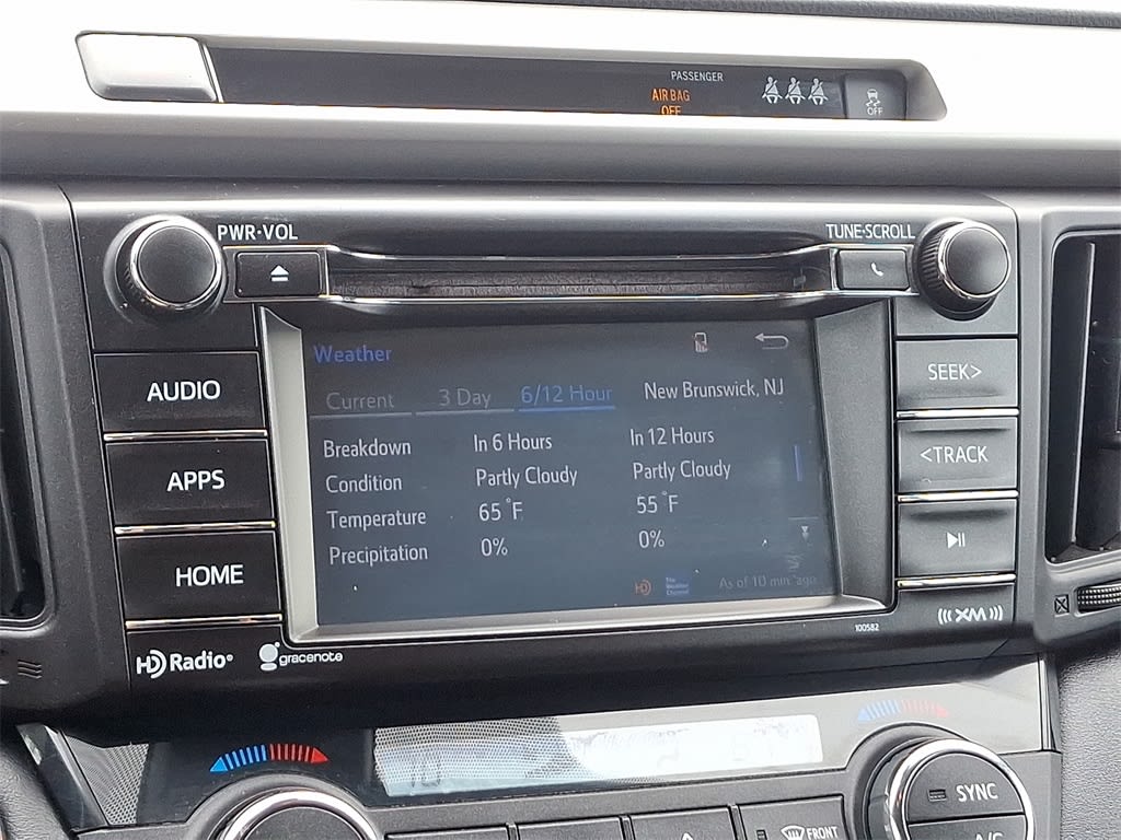 2017 Toyota RAV4 XLE 24