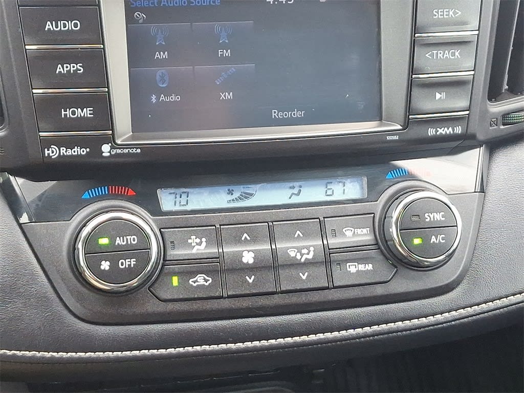 2017 Toyota RAV4 XLE 12