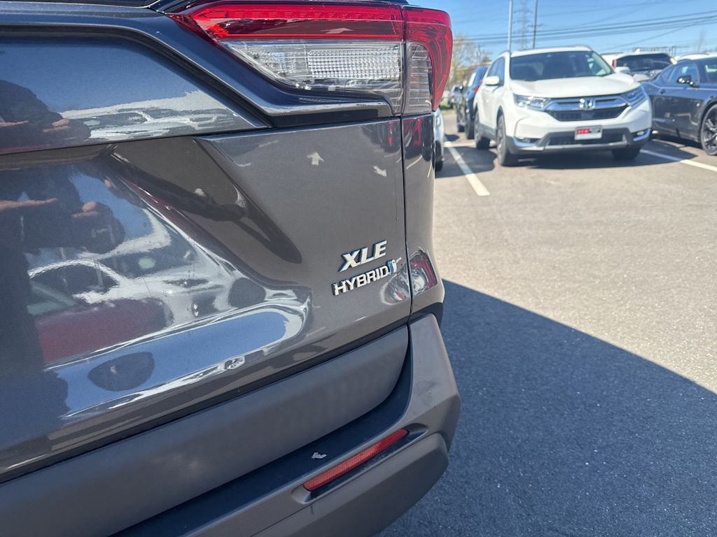 Thumbnail: 2020 Toyota RAV4 - 19