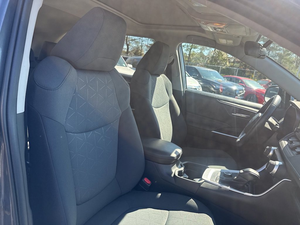 Thumbnail: 2020 Toyota RAV4 - 10