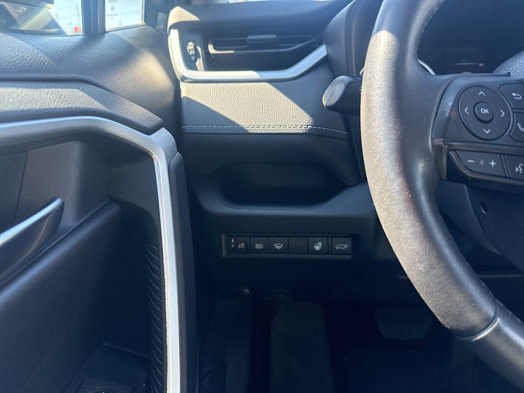 Thumbnail: 2020 Toyota RAV4 - 24