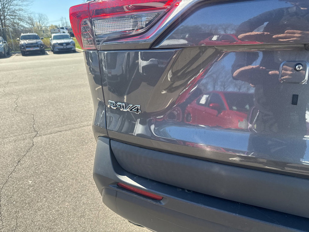 Thumbnail: 2020 Toyota RAV4 - 20