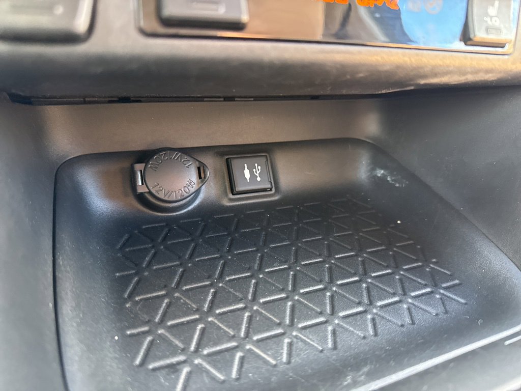 Thumbnail: 2019 Toyota RAV4 - 25