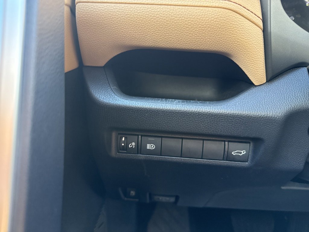 Thumbnail: 2019 Toyota RAV4 - 27