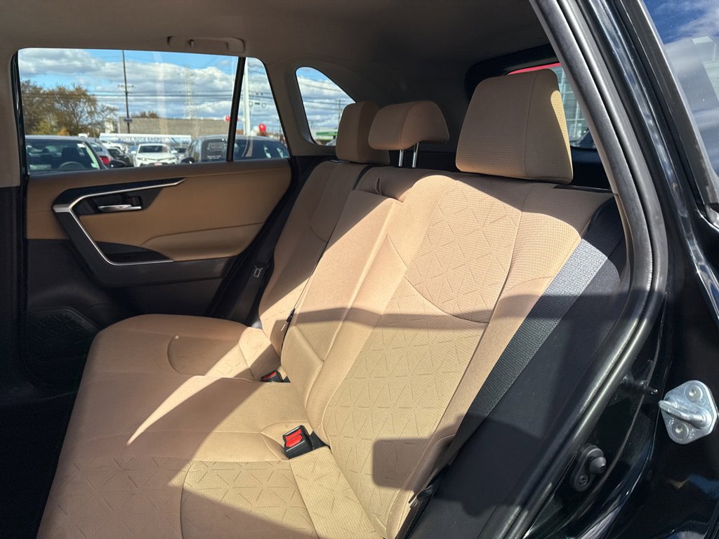 Thumbnail: 2019 Toyota RAV4 - 11