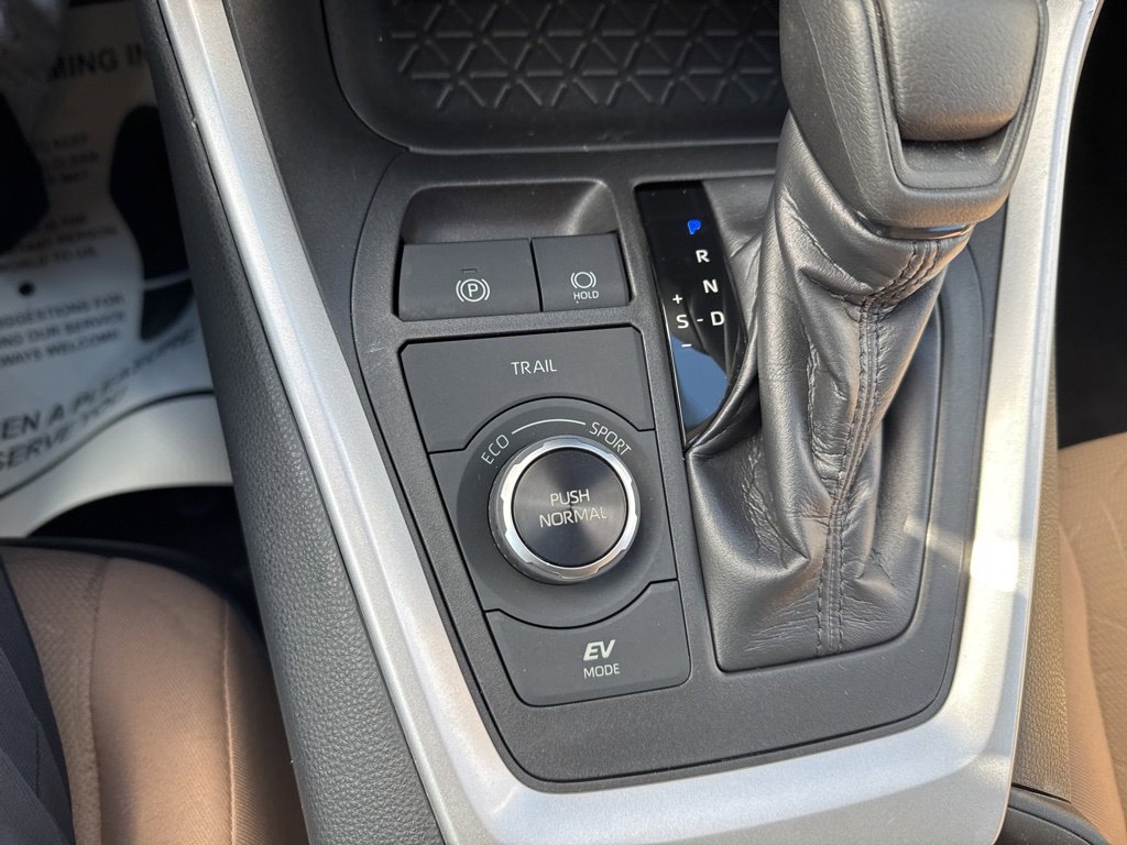 Thumbnail: 2019 Toyota RAV4 - 14