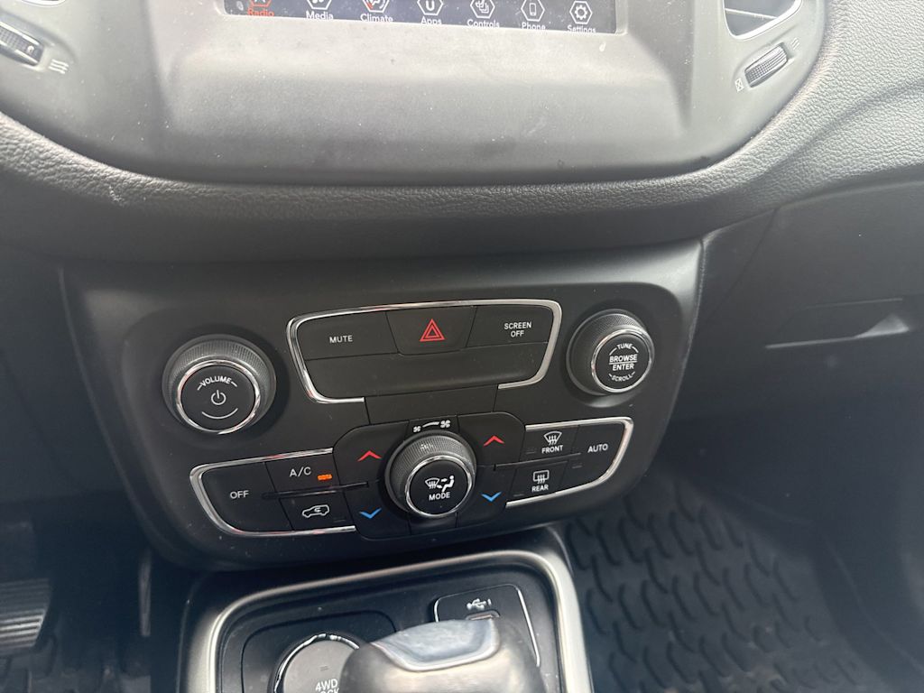 Thumbnail: 2021 Jeep Compass - 24