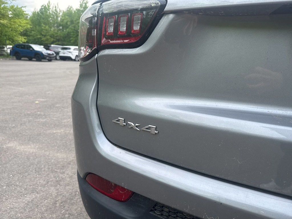 Thumbnail: 2021 Jeep Compass - 21