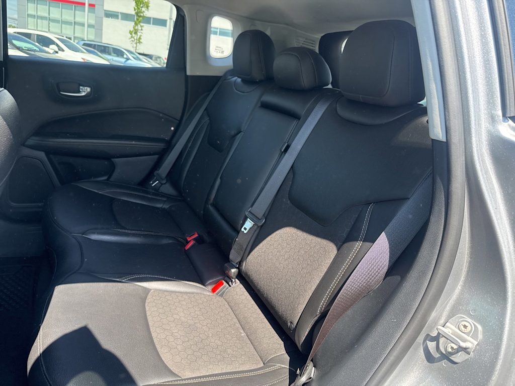 Thumbnail: 2021 Jeep Compass - 10