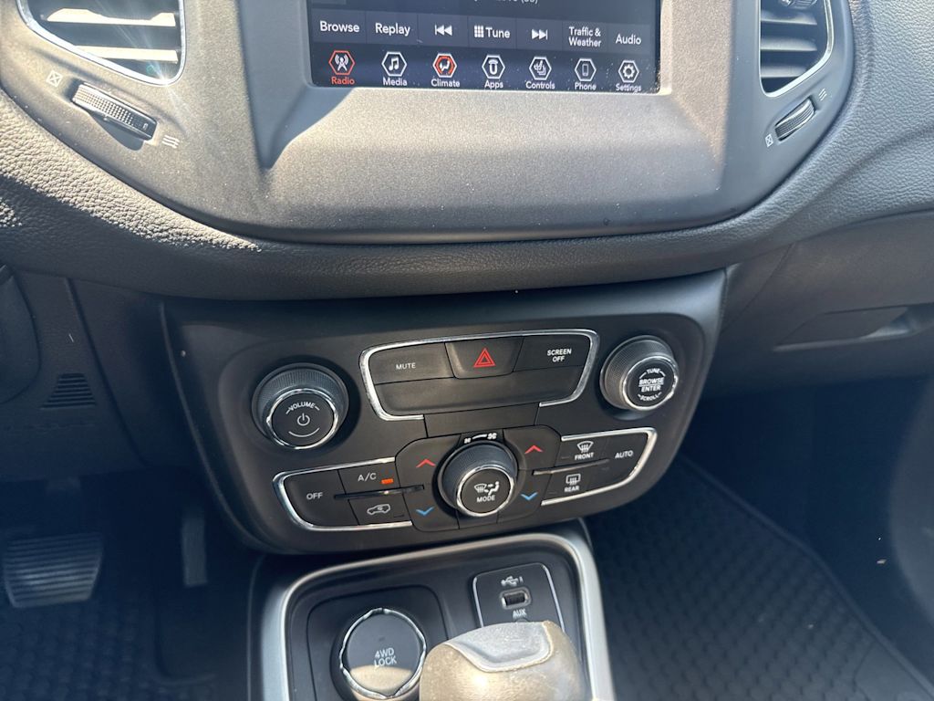Thumbnail: 2021 Jeep Compass - 21