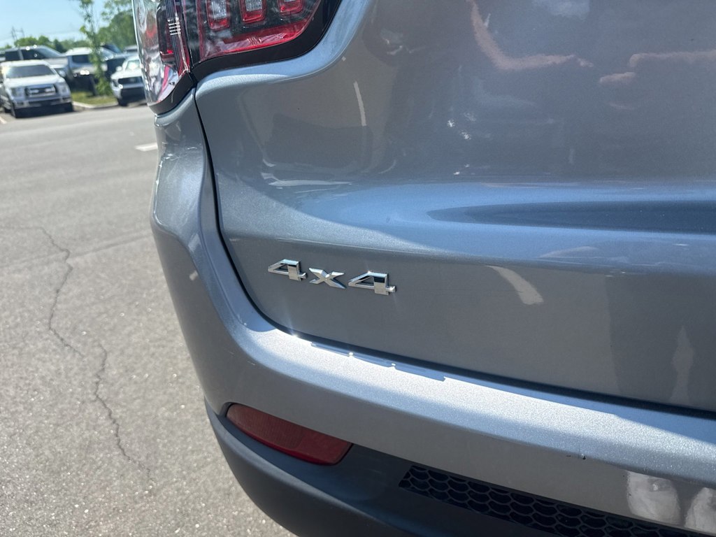 Thumbnail: 2021 Jeep Compass - 18