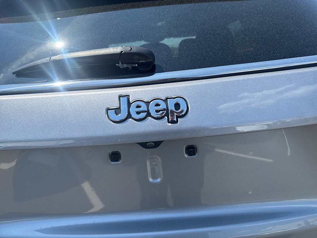 Thumbnail: 2021 Jeep Compass - 17
