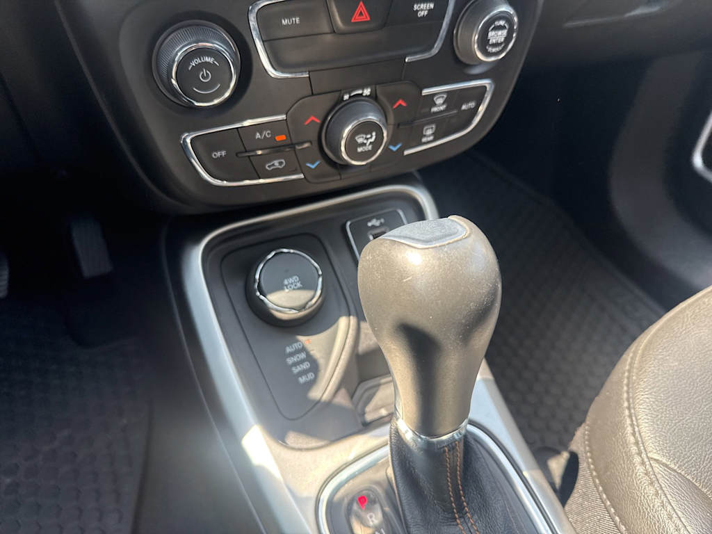 Thumbnail: 2021 Jeep Compass - 14